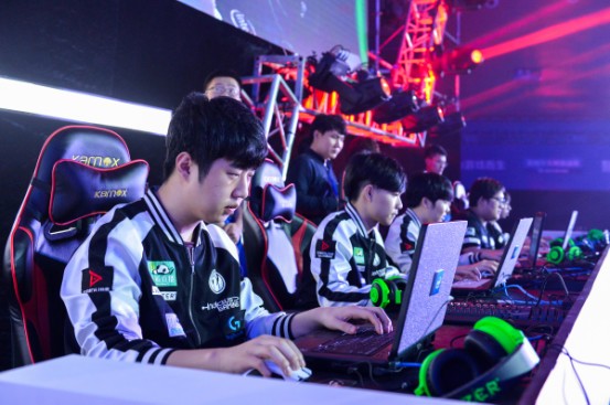 EPL S21： CNCS希望！ JamYoung 变身为香蕉路战神 TyLoo 横扫 3DMAX