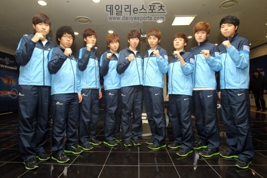 【前瞻】2025LPL春季赛季后赛RNG vs TES，败者组尴尬相逢谁能更胜一筹