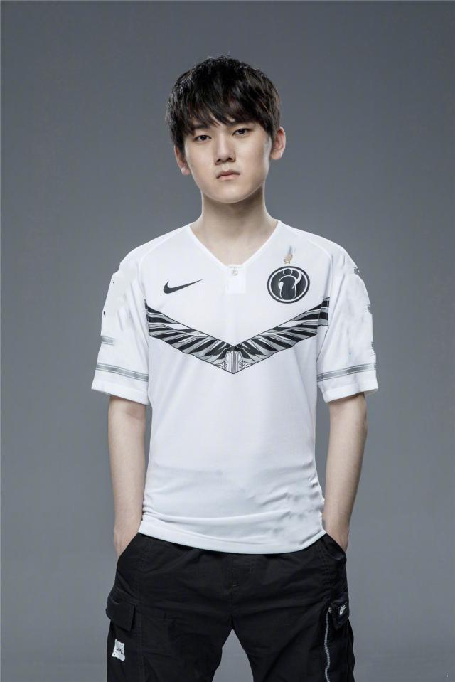 Faker：作为国家队队长夺冠是首要的，上届一天只吃一餐面包